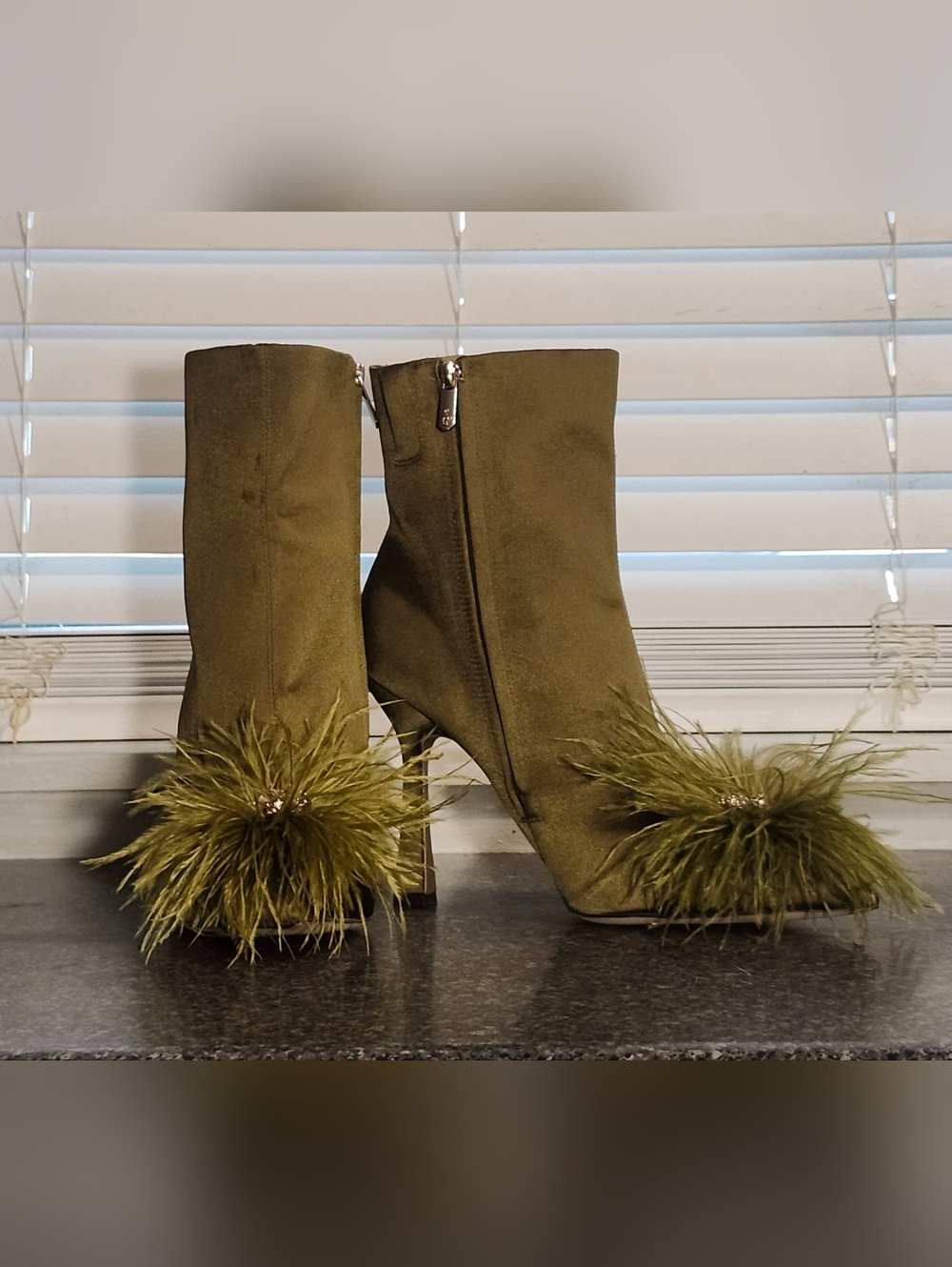 SOLD‼️- Sam Edelman Olive Green Feather Detail  Women’s Booties - Picture 2 of 7